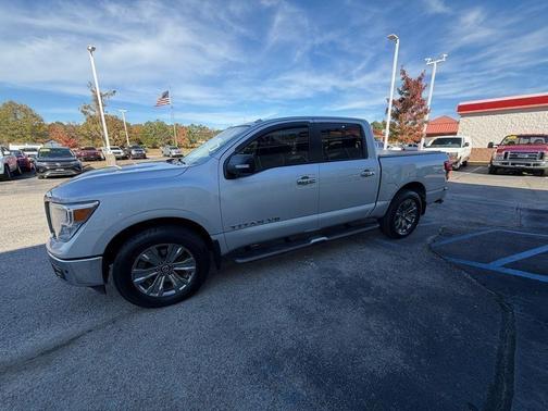 2018 Nissan Titan SV