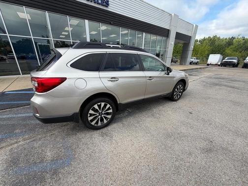 Tungsten Metallic 2016 Subaru Outback 3.6R Limited