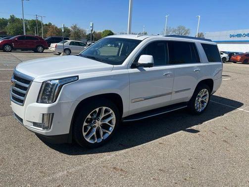 Crystal White Tricoat 2017 Cadillac Escalade Luxury
