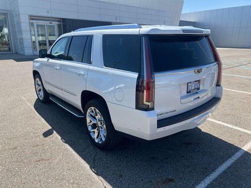 Crystal White Tricoat 2017 Cadillac Escalade Luxury