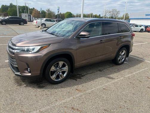 Toasted Walnut Pearl 2019 Toyota Highlander Limited