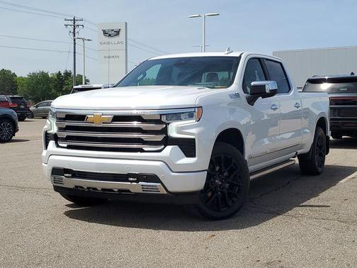 Iridescent Pearl Tricoat 2024 Chevrolet Silverado 1500 High Country