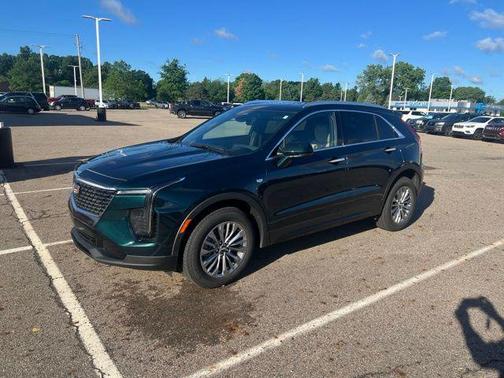 Emerald Lake Metallic 2024 Cadillac XT4 Premium Luxury