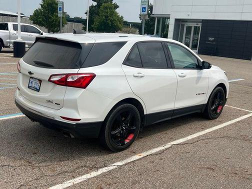 Iridescent Pearl Tricoat 2019 Chevrolet Equinox 1LT