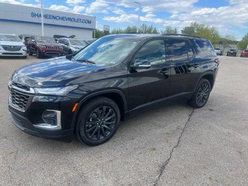 Mosaic Black Metallic 2023 Chevrolet Traverse RS