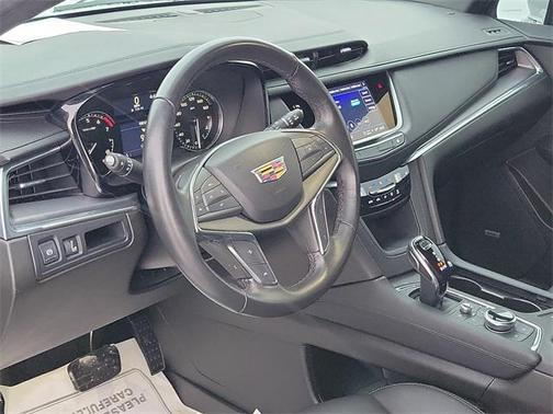 2023 Cadillac XT5 Luxury