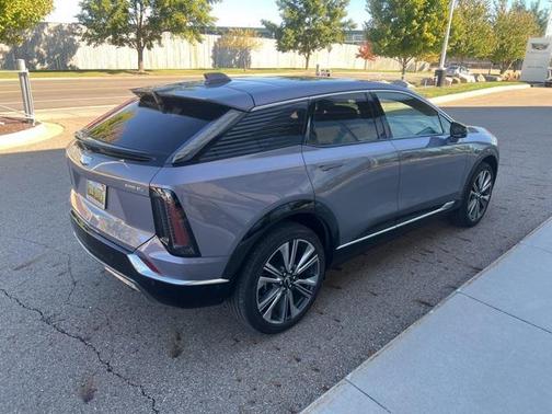 2025 Cadillac OPTIQ Luxury 2 AWD