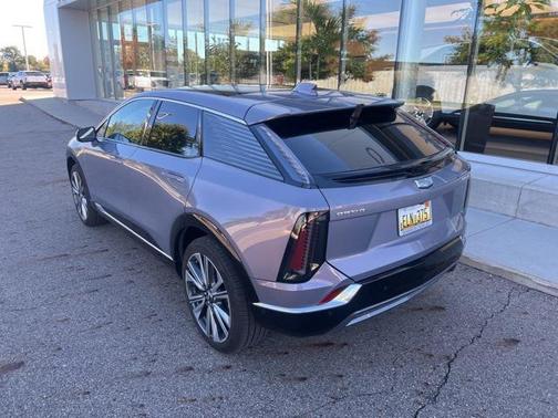 2025 Cadillac OPTIQ Luxury 2 AWD