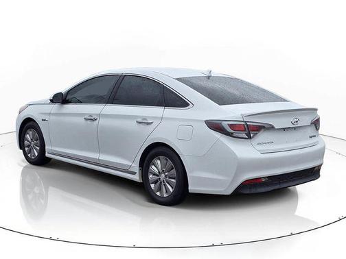 2017 Hyundai SONATA Hybrid SE