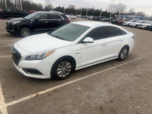 2017 Hyundai SONATA Hybrid SE