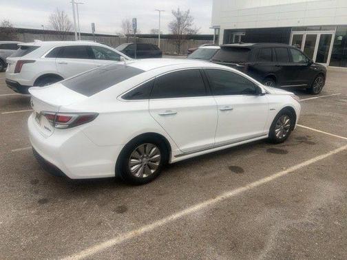 2017 Hyundai SONATA Hybrid SE