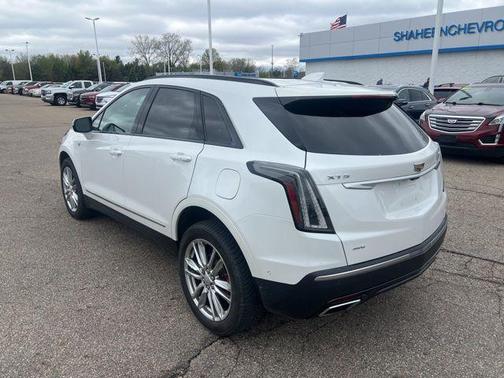 Crystal White Tricoat 2022 Cadillac XT5 Sport