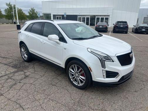 Crystal White Tricoat 2022 Cadillac XT5 Sport