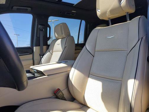 2024 Cadillac Escalade ESV Premium Luxury