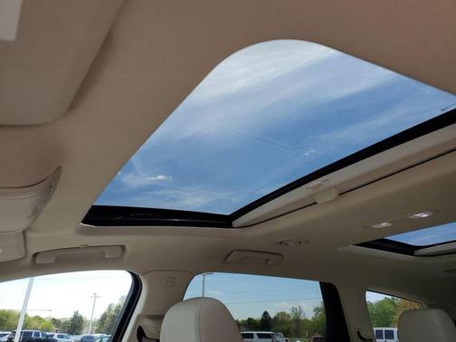 White Frost Tricoat 2023 Buick Enclave Essence AWD