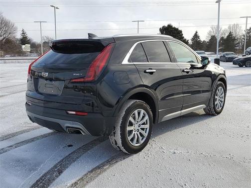 2022 Cadillac XT4 Premium Luxury