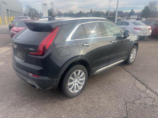 2022 Cadillac XT4 Premium Luxury