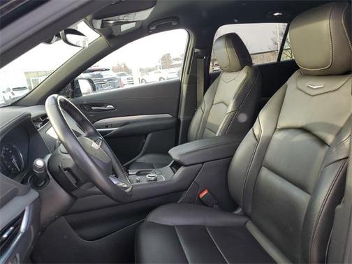 2022 Cadillac XT4 Premium Luxury