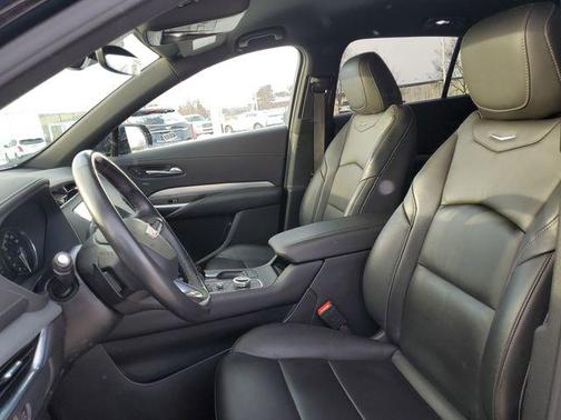 2022 Cadillac XT4 Premium Luxury