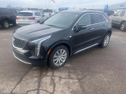 2022 Cadillac XT4 Premium Luxury