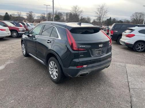 2022 Cadillac XT4 Premium Luxury