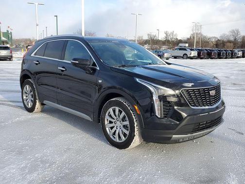 2022 Cadillac XT4 Premium Luxury