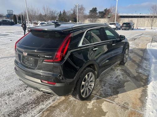 2023 Cadillac XT4 Premium Luxury