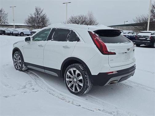 2021 Cadillac XT4 Premium Luxury