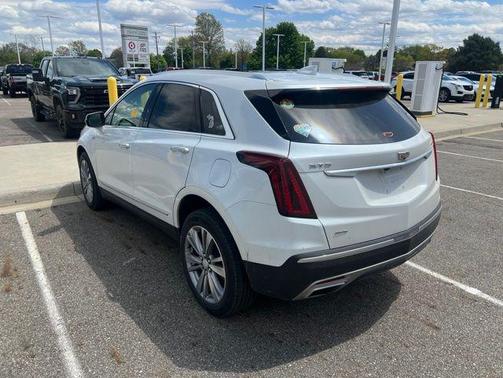 Crystal White Tricoat 2024 Cadillac XT5 Premium Luxury