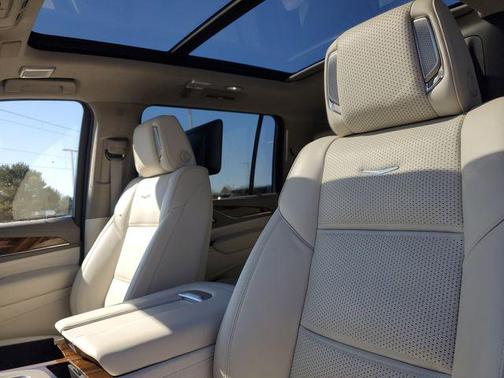 2024 Cadillac Escalade ESV Sport Platinum