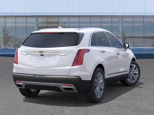 Crystal White Tricoat 2026 Cadillac XT5 Premium Luxury