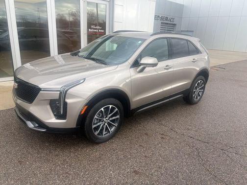 Latte Metallic 2025 Cadillac XT4 Sport