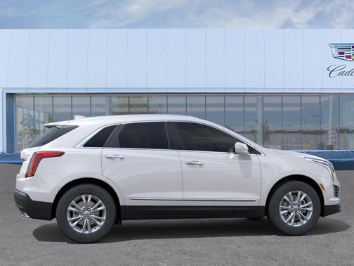 Crystal White Tricoat 2026 Cadillac XT5 Luxury