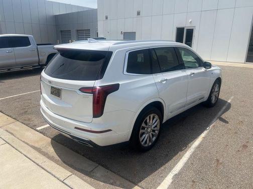 Crystal White Tricoat 2023 Cadillac XT6 Premium Luxury AWD