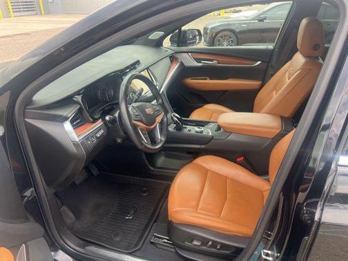 Stellar Black Metallic 2024 Cadillac XT5 Premium Luxury