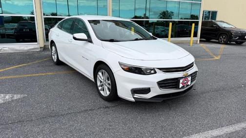 Summit White 2018 Chevrolet Malibu LT
