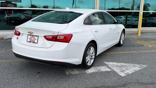 Summit White 2018 Chevrolet Malibu LT