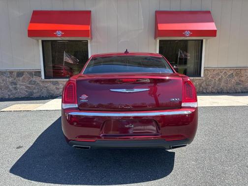 2017 Chrysler 300 Limited