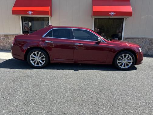 2017 Chrysler 300 Limited