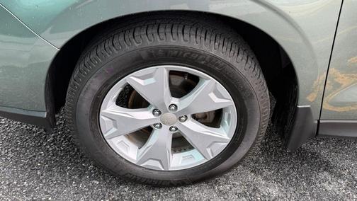 Jasmine Green Metallic 2015 Subaru Forester 2.5i Limited