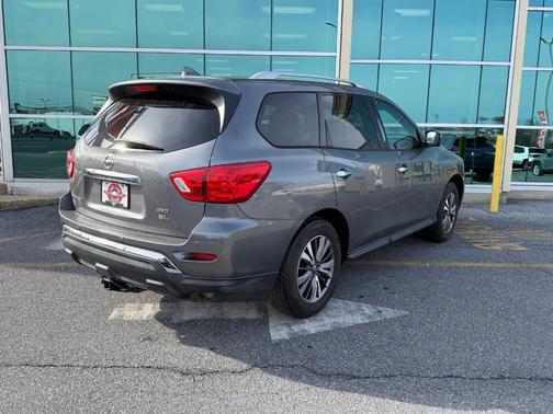 2020 Nissan Pathfinder SL