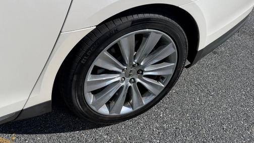 White Platinum Clearcoat Metallic 2014 Lincoln MKS EcoBoost