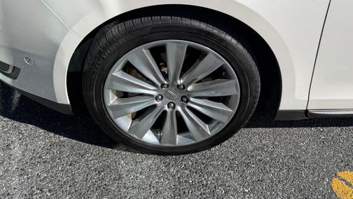 White Platinum Clearcoat Metallic 2014 Lincoln MKS EcoBoost