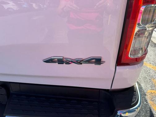 Bright White Clearcoat 2020 RAM 1500 Big Horn