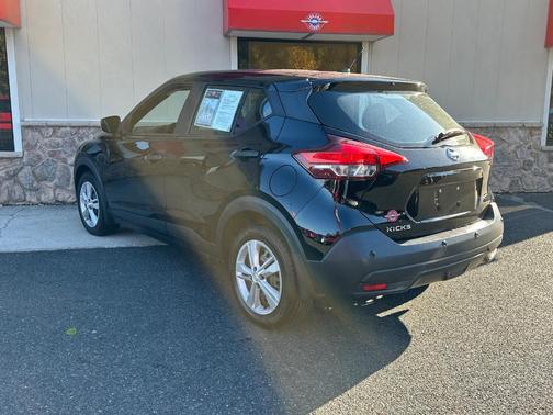 2020 Nissan Kicks S