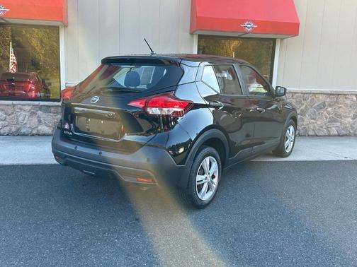 2020 Nissan Kicks S
