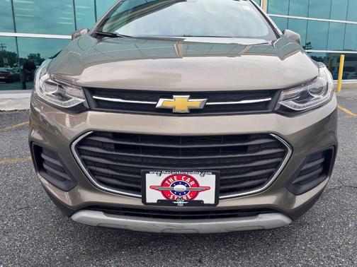 Stone Gray Metallic 2022 Chevrolet Trax LT