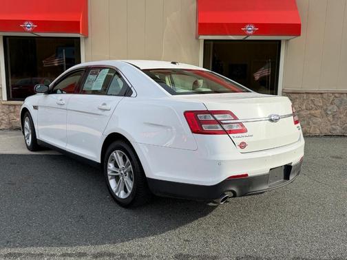 2018 Ford Taurus SEL