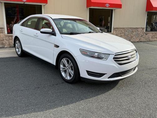 2018 Ford Taurus SEL