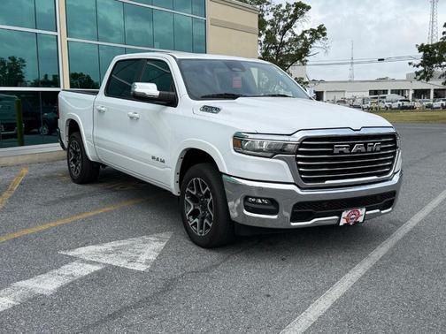 Bright White Clearcoat 2025 RAM 1500 Laramie